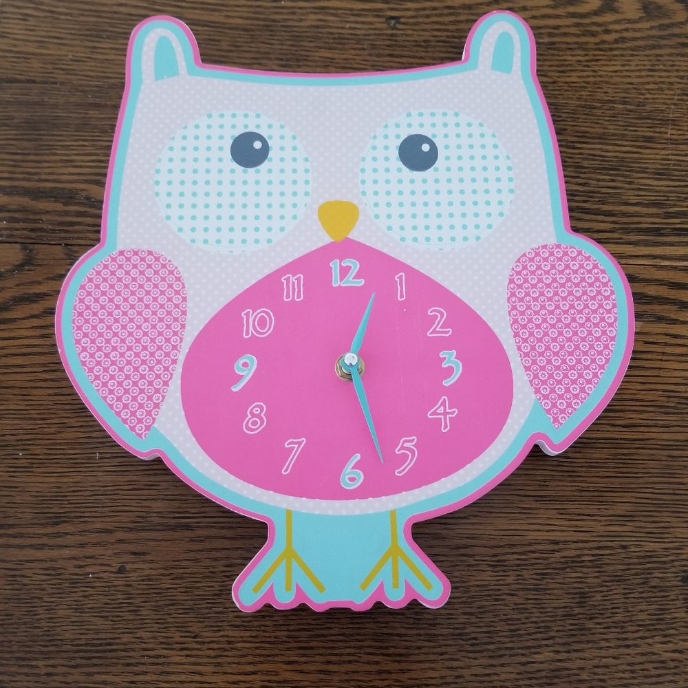 Tri-Coastal Design Pink Owl Clock